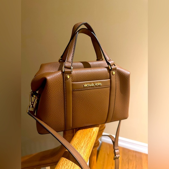 Michael Kors small “beck” satchel/ crossbody - Picture 1 of 10